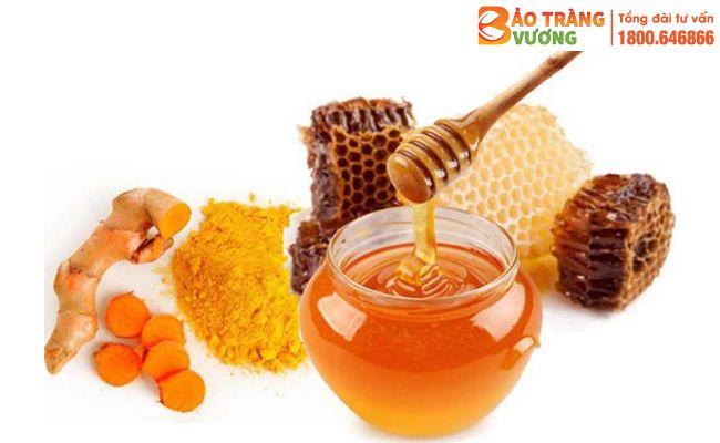 Dân gian thường dùng tinh bột nghệ kết hợp với mật ong, uống hàng ngày trước mỗi bữa sáng